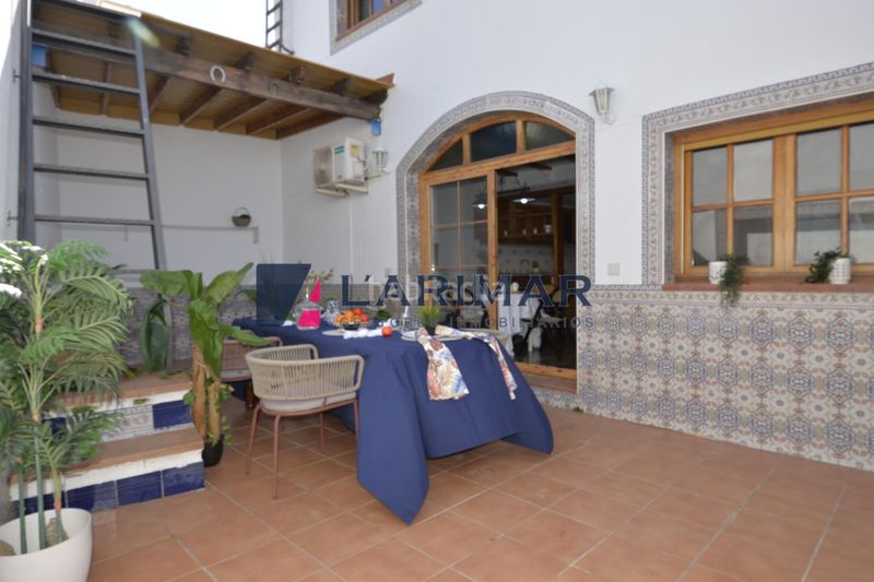 Foto f5f584ef-d5b4-4ee6-b914-e4b8bd798f04. Casa amb aparcament a Sax