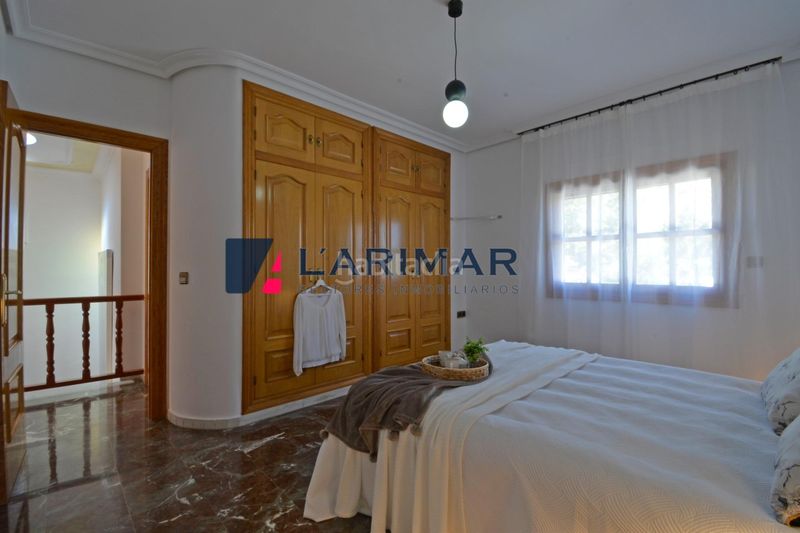 Foto f99f9a8b-30f5-41f6-8a38-500cd96ccd9a. Casa amb aparcament a Sax