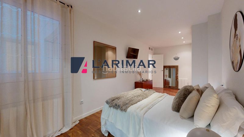 Foto 1826045c-3b40-4173-8c25-1e43e019f728. Pis a calle bazan 34 a Barrio del Centro Alicante