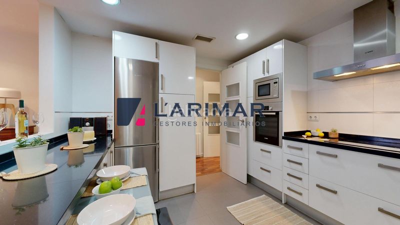 Foto afb3ea4c-f07c-42c2-a2b8-67cbd8700ecb. Pis a calle bazan 34 a Barrio del Centro Alicante