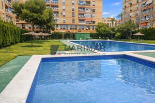 Etagenwohnung  Calle med pedro herrero. Vivienda con piscina al lado de la futura estación intermodal y