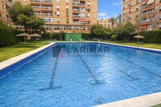 Flat  Calle med pedro herrero. Vivienda con piscina al lado de la futura estación intermodal y
