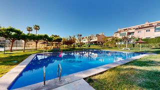 Casa adossada a Calle enric valor 14. Adosado en primera línea de golf en playa san juan