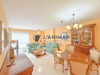 Apartament  Calle fotografo goyo. Luz, amplitud y terraza en la mejor zona de playa de san juan zo