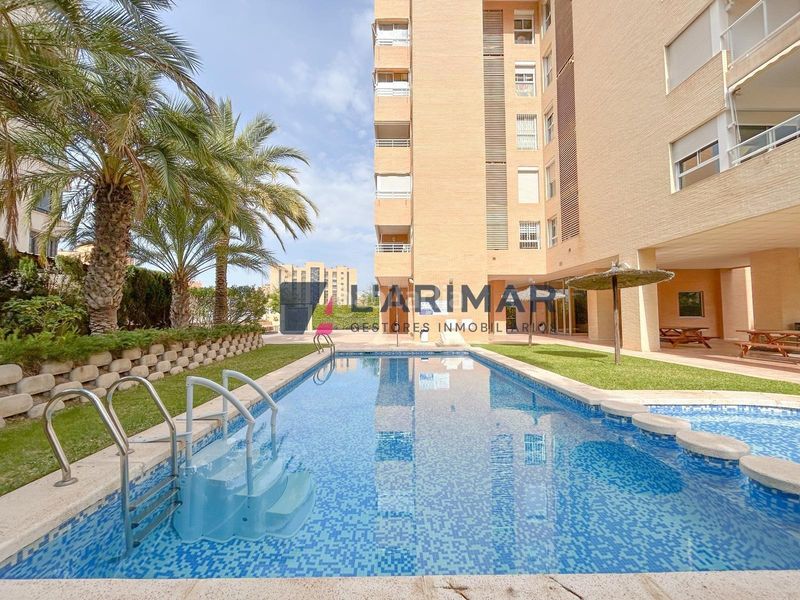 Foto f114c8ec-ba53-48ef-b0ad-829b39339eb7. Apartament amb aparcament piscina a Playa de San Juan Alicante