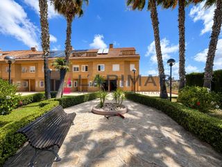 Alquiler Chalet  Calle clara campoamor. Espectacular adosado con vistas al campo de golf