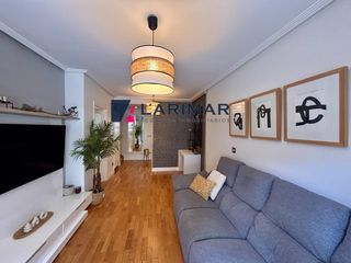 Duplex in Plaza tellerialde 8. Espectacular dúplex con terraza en pleno centro de errenteria