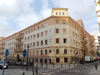 Affitto Piccolo appartamento in Calle calle álvarez sereix 4. Amplio piso de 3 dormitorios y dos terrazas en el corazón de ali