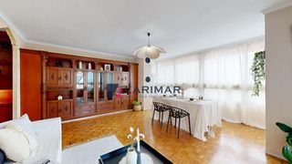 Pis a Avenida denia 88. Amplia vivienda con gran terraza, garaje y piscina en vistahermo