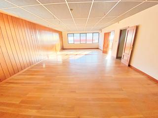 Rent Office space in Revilla. Oficina polígono industrial trascueto