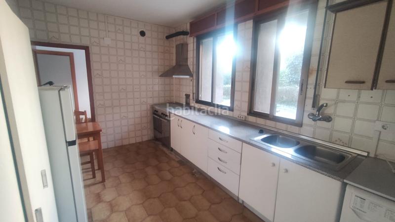 Foto d33d4366-c3aa-4918-9bf0-004db1c8ebf5. House with parking in San Cibrao das Viñas