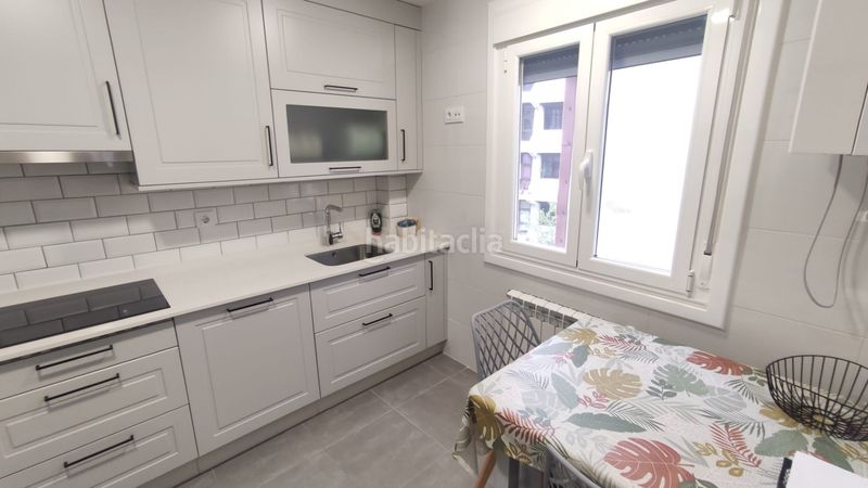 Foto e1dc7e9c-c64d-493f-aeb8-9cfa266f5f90. Rent flat with heating in Centro Ourense