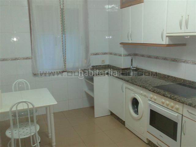 Foto 42b3d67b-d9f8-4d88-a2e5-7803931bf015. Lloguer pis amb calefacció aparcament a Rúa (A)