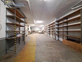 Local commercial à Ventiun. Se vende en la calle rio mao fantastico bajo comercial de 230m2