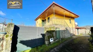 Casa en Pereiro de Aguiar (O). Se vende fantastica casa independiente para reformar en a derras