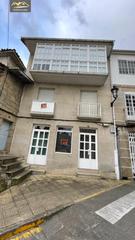 Edifici a Celanova. Se vende edificio de 2 alturas más bajo con dos plantas en el ce