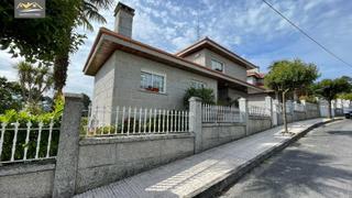 Xalet  Milladoiro. Chalet en venta con terreno, una oportunidad única.