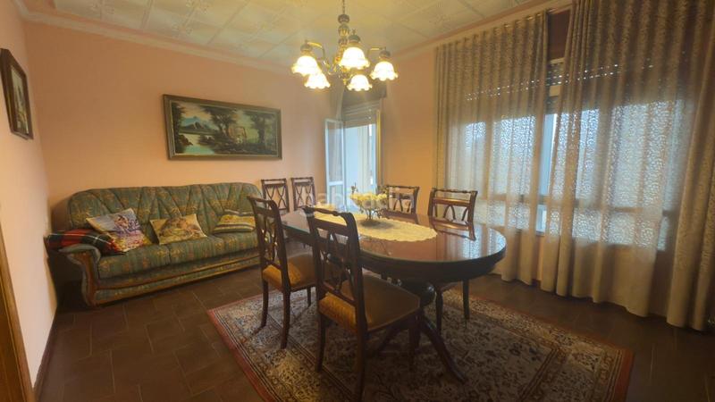 Foto 1c6c4166-b604-4c6d-9e70-1aaea10bb732. Piso descubre tu nuevo hogar en este encantador piso en venta! en Verín