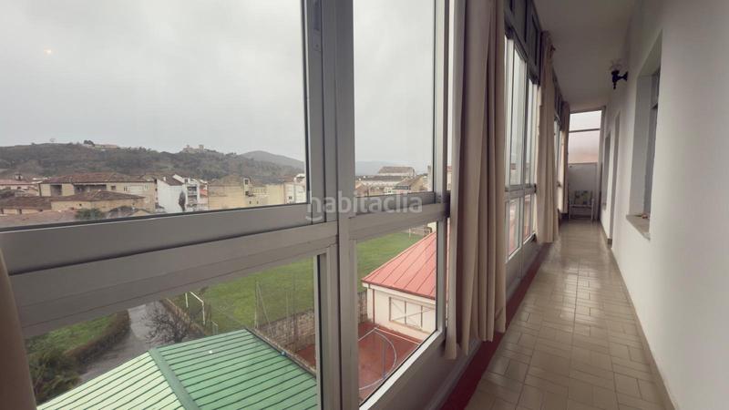 Foto 3a10d43c-a6c8-4410-841c-b0362768f2ca. Piso descubre tu nuevo hogar en este encantador piso en venta! en Verín