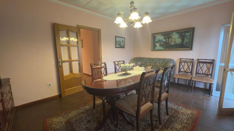 Foto 7f2a9b51-d699-4694-af1e-b33c2d2cb13f. Piso descubre tu nuevo hogar en este encantador piso en venta! en Verín