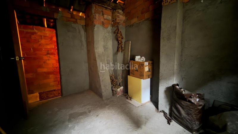 Foto ab48b63b-dc5a-4335-868a-f2a0d6b95e0a. Piso descubre tu nuevo hogar en este encantador piso en venta! en Verín