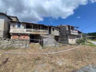 Casa  Pereira. Casa de piedra con historia del año 1920 para reformar