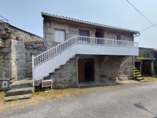 Maison  Fondodevila. Casa de piedra para reformar en una zona con encanto natural y m