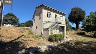 Casa a Sandiás. Se vende casa independiente con terreno de 800m2 en el corazón d