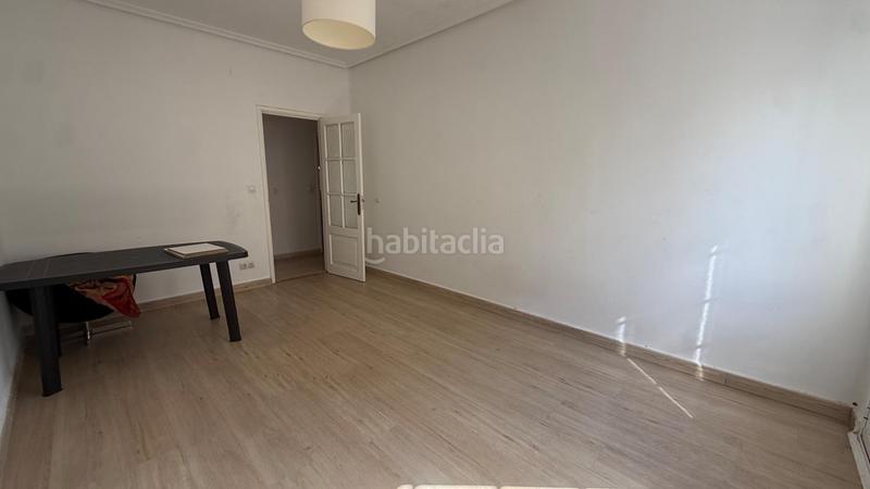 Foto ca47ff07-b3ac-4cc3-b864-36113d18e148. Piso  reformado en vazquez mella marcelo macias en Ourense