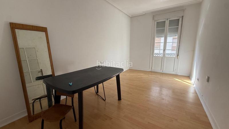 Foto f9b3fc6f-1bca-4efb-a51f-a1b59023f5c5. Piso  reformado en vazquez mella marcelo macias en Ourense