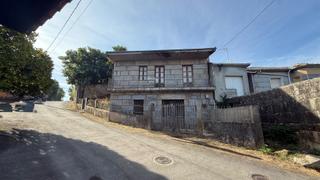 Casa  Lugar toén. En venta, casa de piedra registrada en toen.
