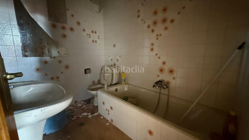 Foto cfc71ee3-62f7-47af-a892-b5c49cd3398e. Casa con parcheggio in Toén