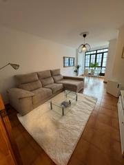 Location Appartement  Calle dous de maio. Descubre tu nuevo hogar de alquiler en el corazón de la ciudad!