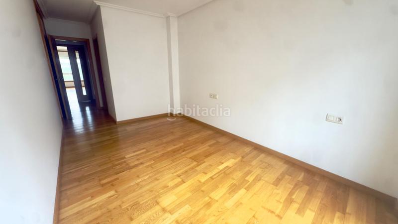 Foto 712f1efa-34cf-4342-a2f1-181907ab9042. Appartement avec chauffage parking dans San Cibrao das Viñas