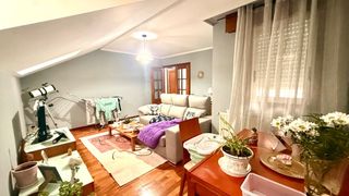 Attique  Calle de faustino santalices. Se vende precioso ático con tres habitaciones, ascensor y muchís