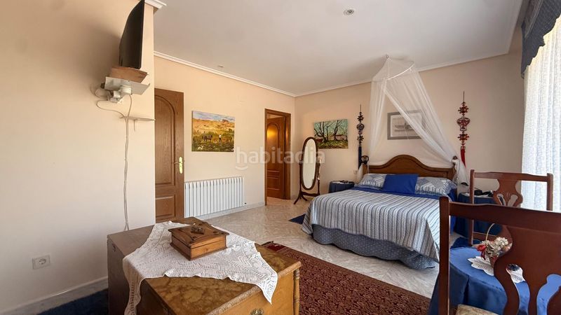 Foto 0ff598f6-07bc-4737-87d8-8b922a9d6c5b. Xalet amb aparcament piscina a Leiro