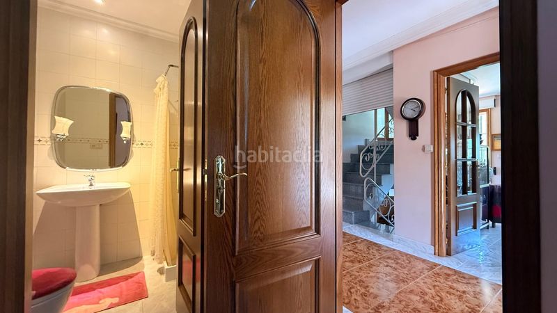 Foto 215e7d5a-b4c5-4b84-a248-890d20387a70. Xalet amb aparcament piscina a Leiro