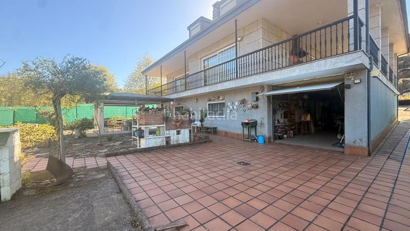 Foto b7460f07-ec53-4147-bc72-55a21a51fb18. Xalet amb aparcament piscina a Leiro