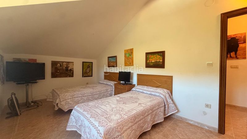 Foto e4d55a8a-da7d-4fe5-bb05-70d8659029cd. Xalet amb aparcament piscina a Leiro