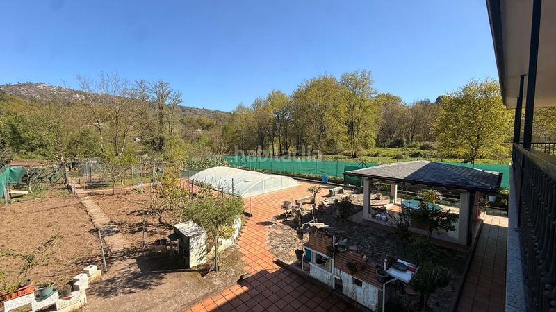 Foto e5e3444d-4860-46eb-9285-7db038038a75. Xalet amb aparcament piscina a Leiro