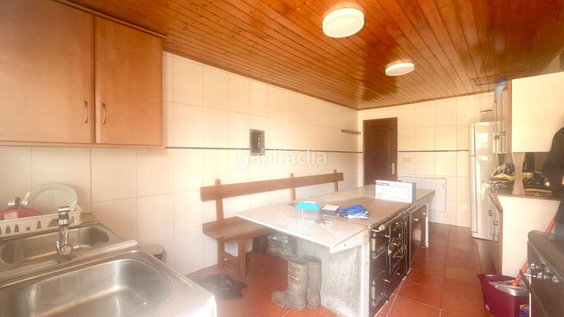 Foto 3c5ae0ba-5558-4f01-b5b1-ac1240b59744. Casa amb calefacció aparcament a Dozón