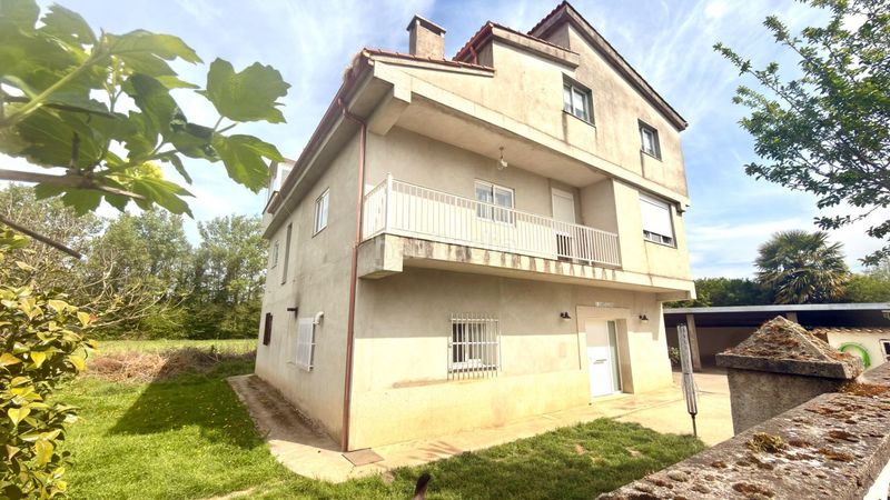 Foto 3b7af095-fc3d-49ee-849b-9f881889956d. Casa amb calefacció aparcament a Monforte de Lemos