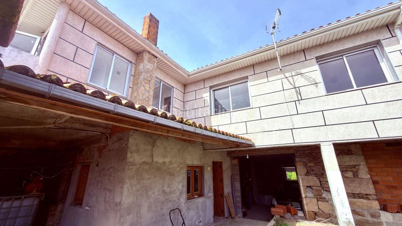 Foto 4641b547-5e7f-4c4a-b92d-9da4bb383fb4. Casa amb aparcament a Ramirás
