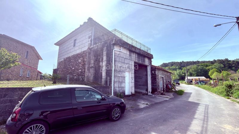 Foto bd302112-1cf2-4b37-af1f-c2e83e211403. Casa amb aparcament a Ramirás