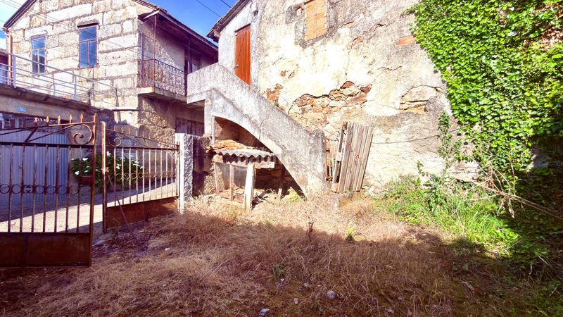 Foto f0590ef2-b658-4469-bf47-77b42110ef5d. Casa a Merca (A)