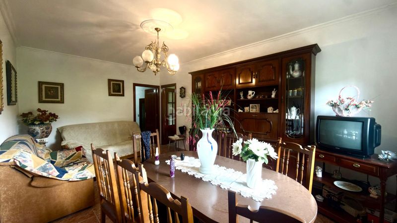 Foto e8dc2a01-dfb4-4861-8838-7d23ff20d740. Casa amb aparcament a Baltar