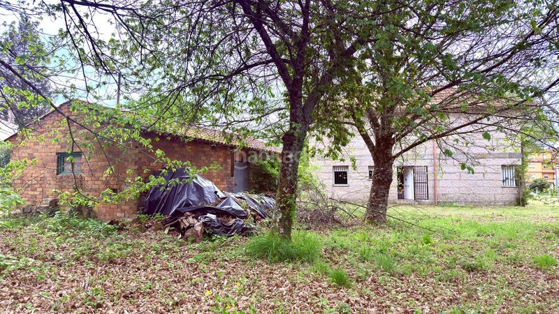Foto 40b74d22-6db0-4700-a334-6fde57cc9b51. Casa amb aparcament a Carballedo