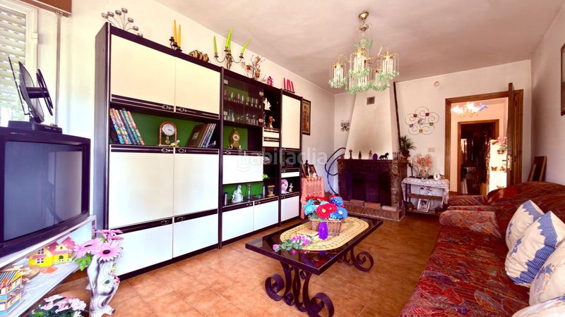 Foto c93a5593-2ef9-45c1-8c30-98ef2ec1f6b5. Casa amb aparcament a Carballedo