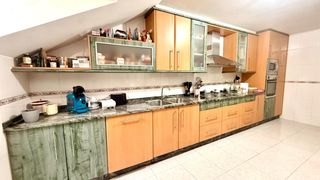 Dachwohnung  Calle santalices. Se vende precioso ático con tres habitaciones, ascensor y muchís