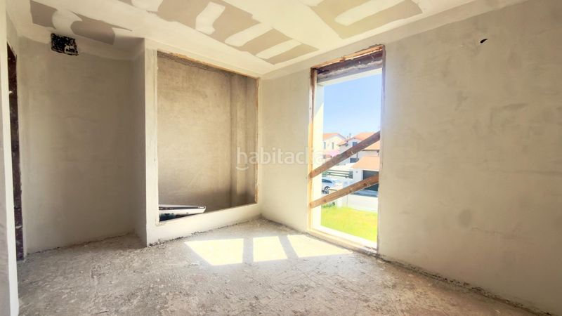 Foto 1d2e74fa-258a-48a5-bf72-de8fe99eabd0. Casa aparellada amb calefacció piscina a Merca (A)